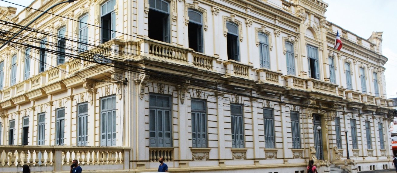 Publicado edital para concurso público da Prefeitura de Feira de Santana-BA