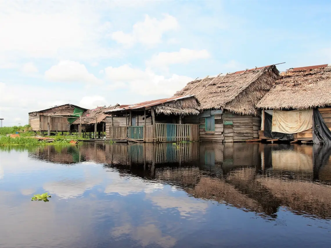 Nível do Rio Amazonas em Iquitos, Peru.
