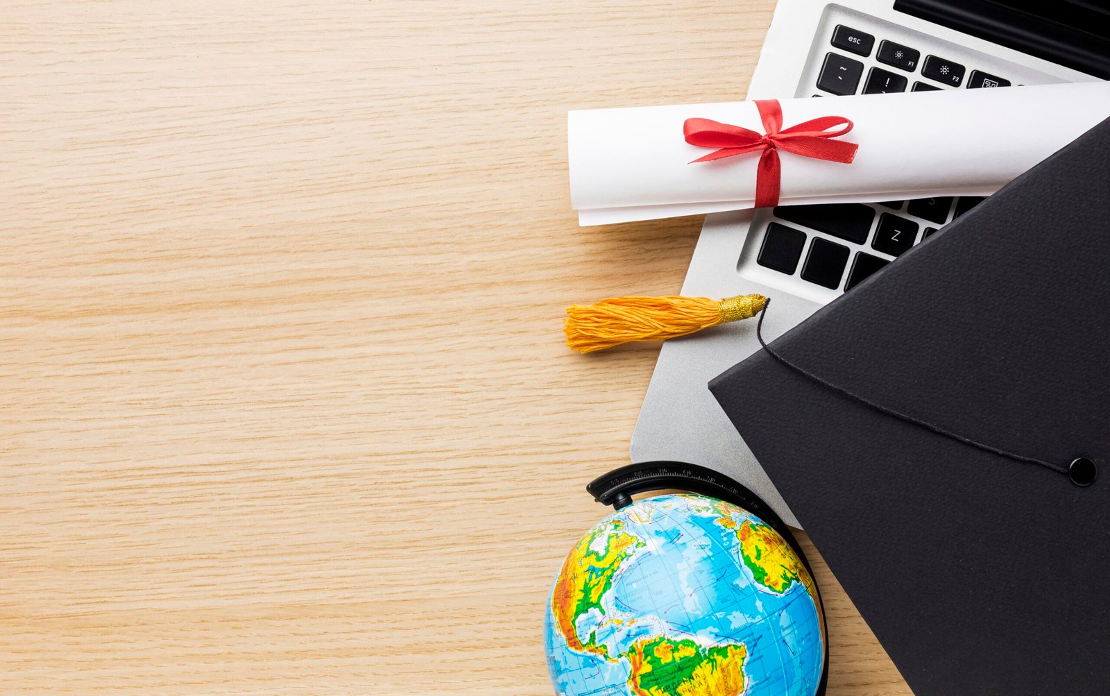 Edital nº 58/2025: Bolsas de Estudo para Graduação e Pós‑Graduação
